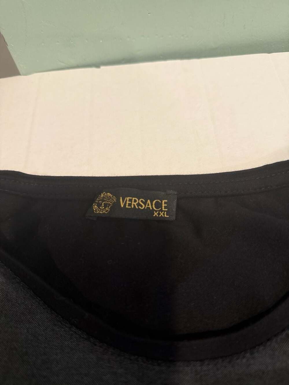 Versace - Picture 2 of 5